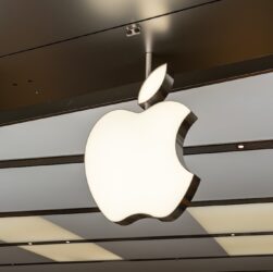 apple-nom-steve-jobs-iphone