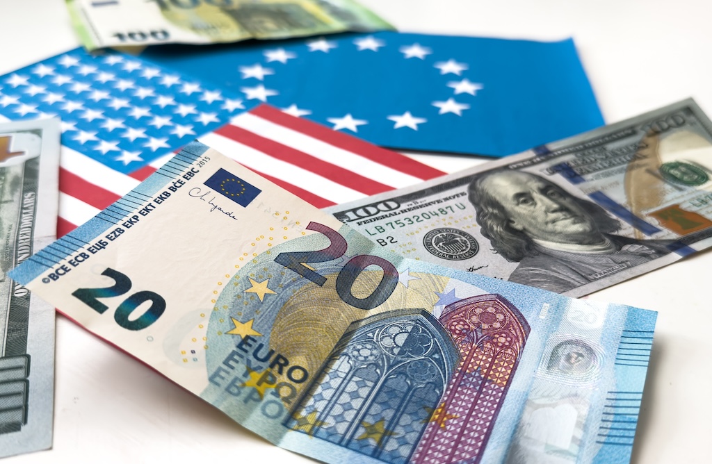 euro-dollar-symboles-barres-monnaie